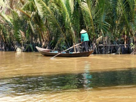 boot woman mekong tour vietnam