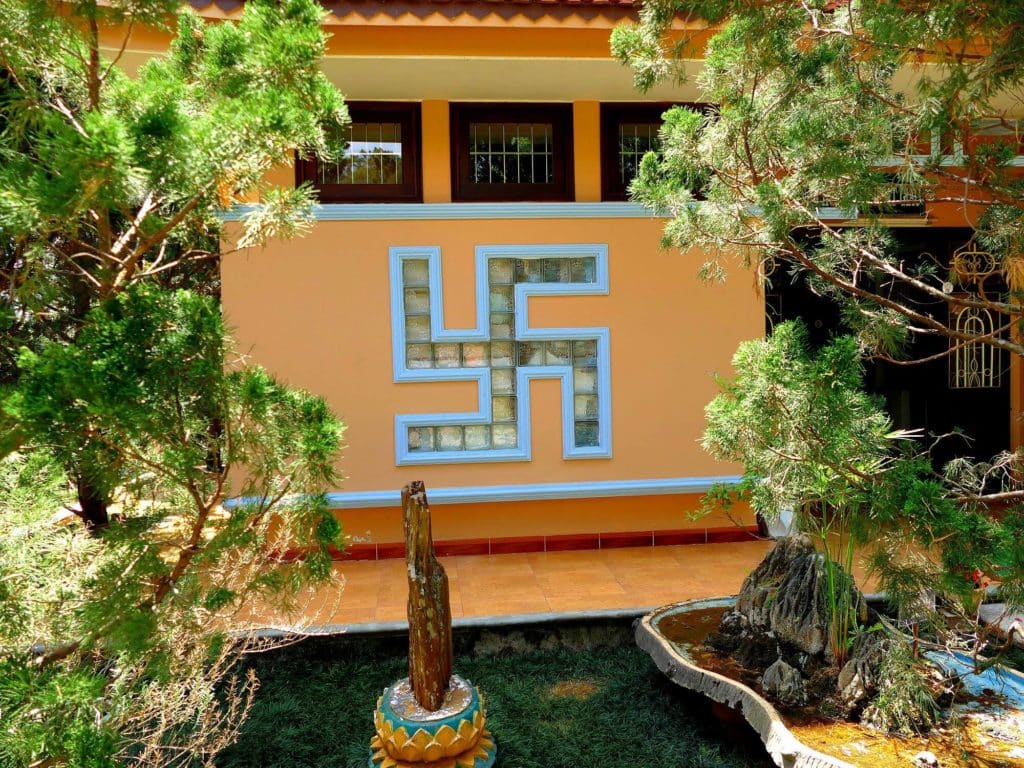 vietnam-dalat-tempel-hakenkreuz-am-haus 🇻🇳 vietnam-reisebericht.de