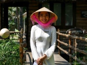 Vietnam Reisebericht ☀️ Tipps, Route & echte Erfahrungen Vietnam Reisebericht - Vietnamesin