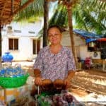 woman-mekong-vietnam-kokusnuss